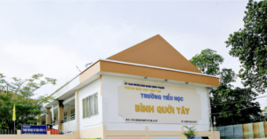 hon 20 truong o tphcm doi don vi cap suat an sau vu 202 hoc sinh ngo doc 2036