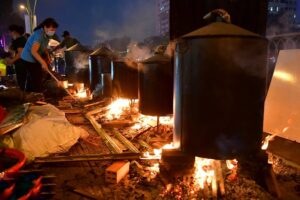 Cách Luộc Bánh Chưng Xanh Từ Vỏ Vào Trong, Không Sợ Nứt Img1440 0852