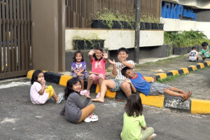 Lệnh hạn chế mạng xã hội cho trẻ em dưới 16 tuổi bắt đầu có hiệu lực tại Indonesia 2 indonesia mang xa hoi tre em