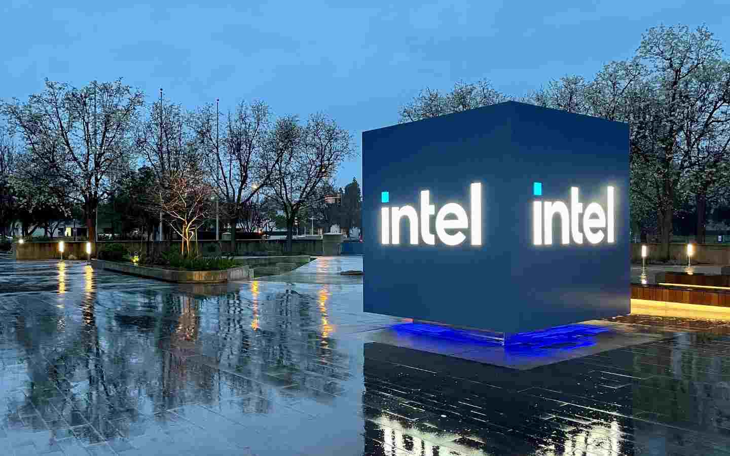 intel va apple hop tac san xuat chip
