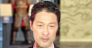 johnny tri nguyen bat ngo tai xuat ke cuoc song doc than kin tieng o tuoi 52 1125