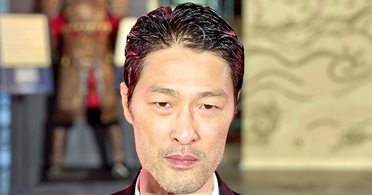 johnny tri nguyen bat ngo tai xuat ke cuoc song doc than kin tieng o tuoi 52 1125