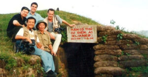 khach anh xuyen viet tim nhung nguoi xa la tung gap hon 30 nam truoc 2663