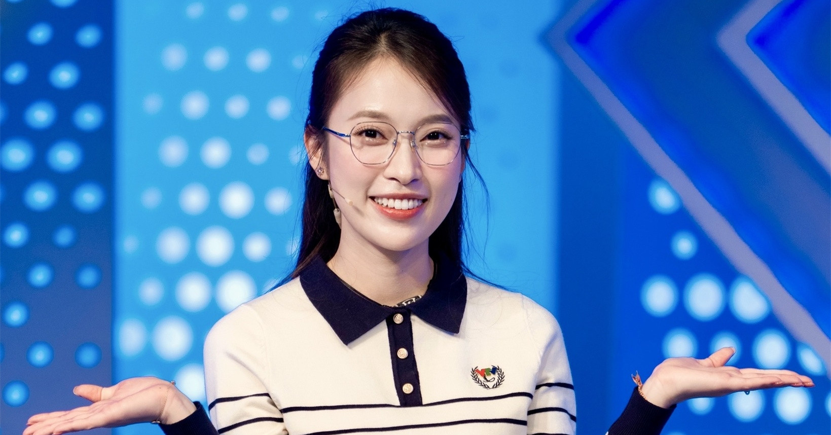 khanh vy duong len dinh olympia len tieng ve tin don hen ho 1 mc noi tieng 1666