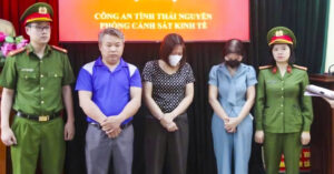 khoi to 3 bi can vu dua thuc pham ban vao truong hoc o thai nguyen 2868