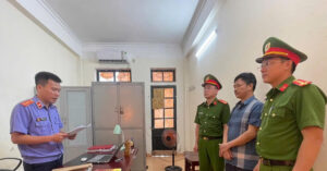 khoi to doi tuong thu mua lon nhiem dich ban cho co so giet mo 3980