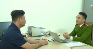 khoi to nam tai xe khoa dau khoa duoi xe ngay mung 2 tet o ha tinh 819