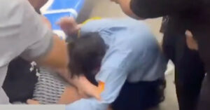 Khoi To Nguoi Hanh Hung Nhan Vien Bao Ve Tau Metro Ben Thanh Suoi Tien 3529