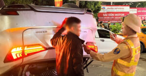 khoi to tai xe o to lexus gay tai nan lien hoan o ha noi 326