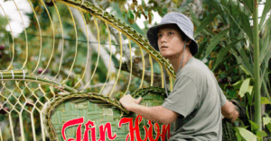 Khong Nhan Ra Dien Vien Mua Do Trong Phim Moi Dong Cung Nsnd Hong Van 2595