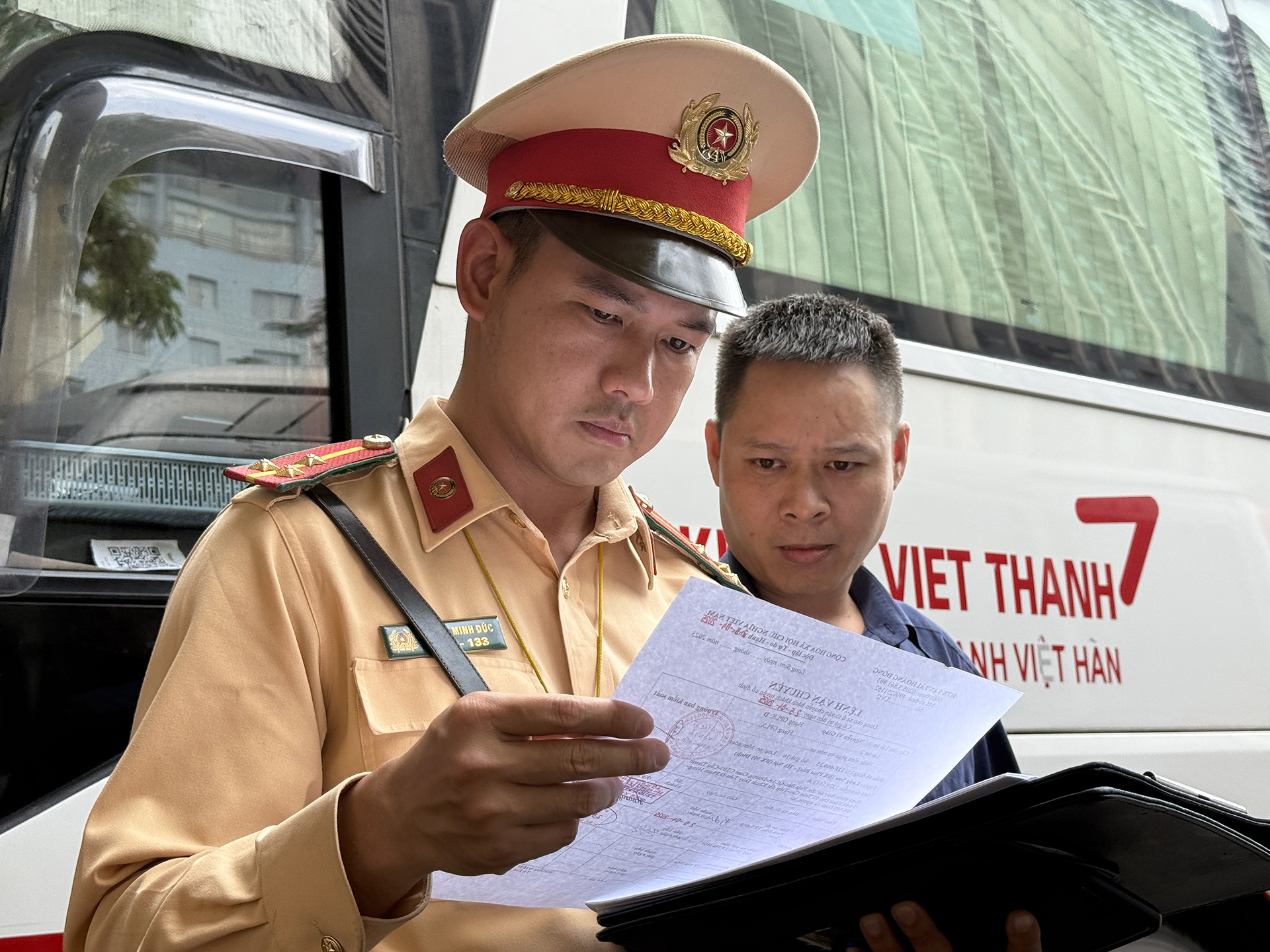 kiem tra xe khach 8jpg 346