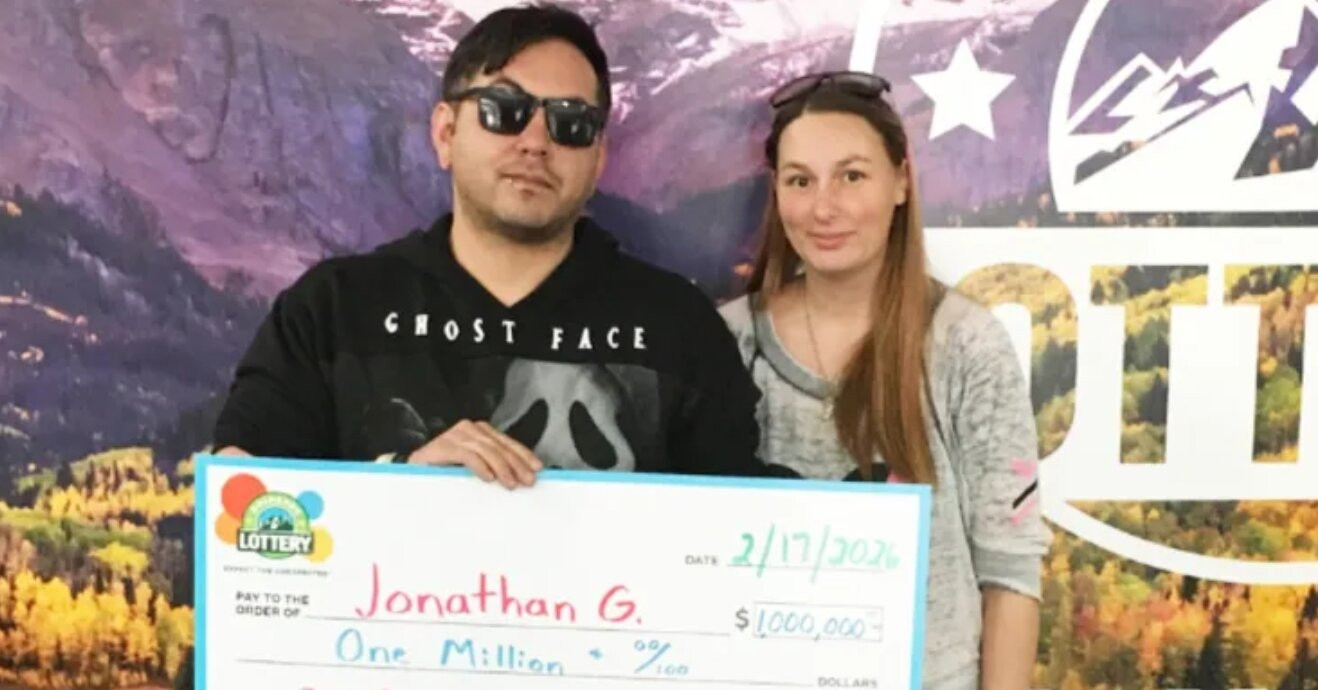 Lam Viec Ap Luc Nguoi Dan Ong Di Mua Ve So Bat Ngo Trung Giai 1 Trieu Usd 1791