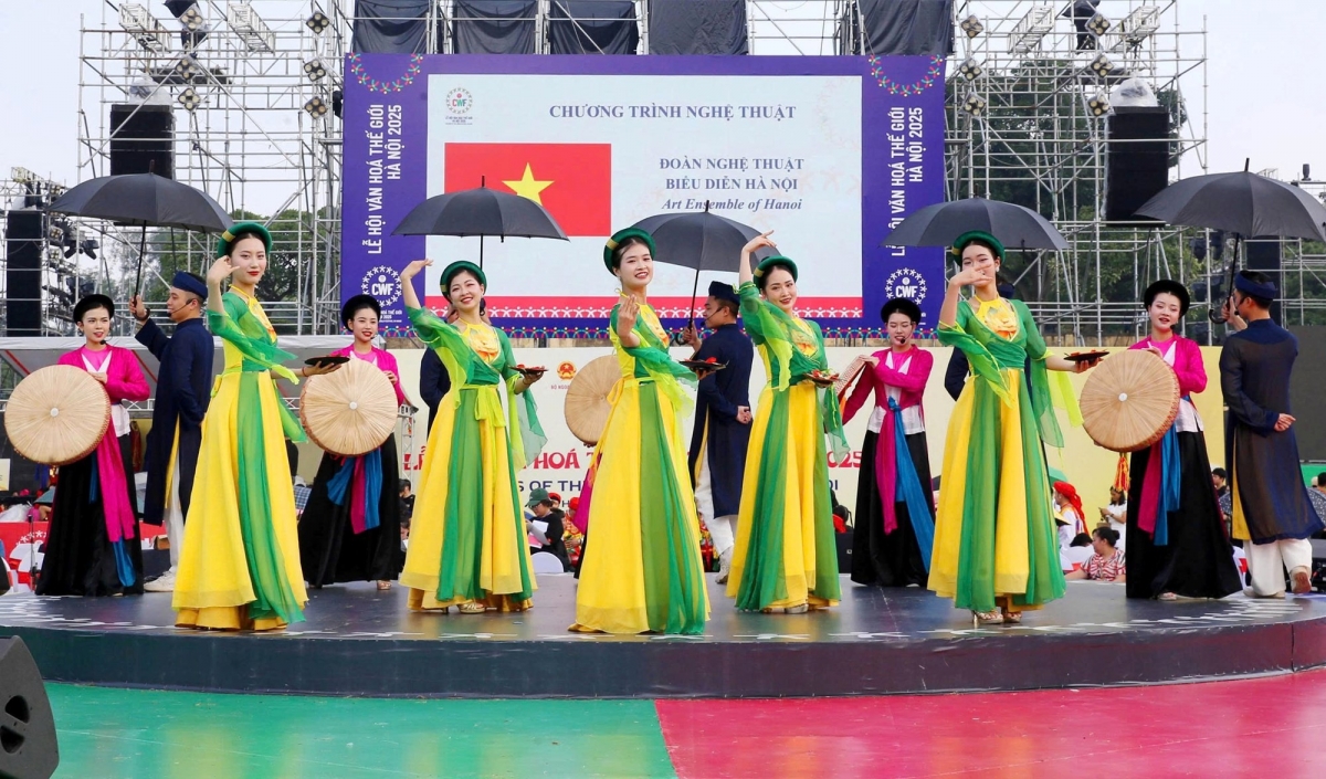 Le Hoi Van Hoa The Gioi Tai Ha Noi Lan Thu Nhat 20251013175408