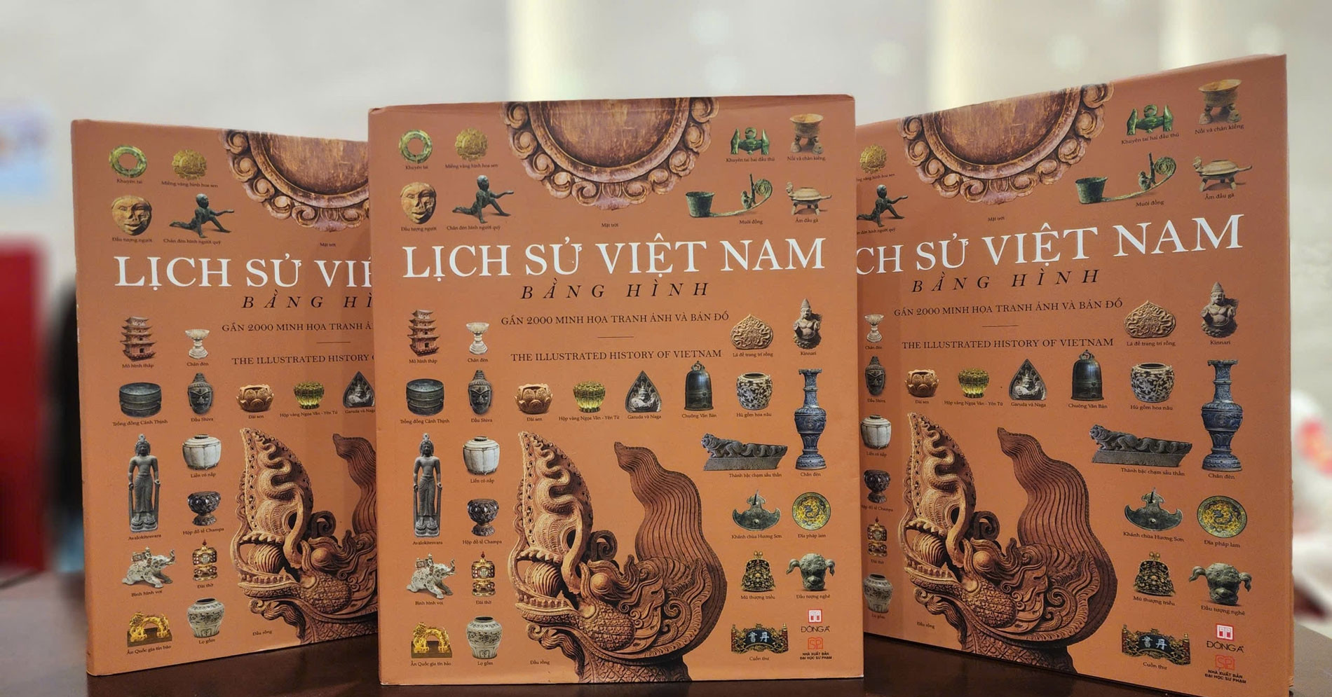 Lich Su Viet Nam Bang Hinh Mua Do Gianh Giai Thuong Sach Quoc Gia 211
