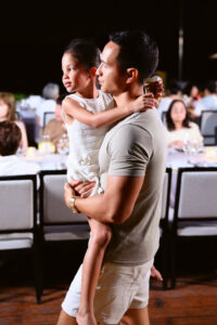 Lisa Con Gai Ho Ngoc Ha Nung Niu Ben Bo 285