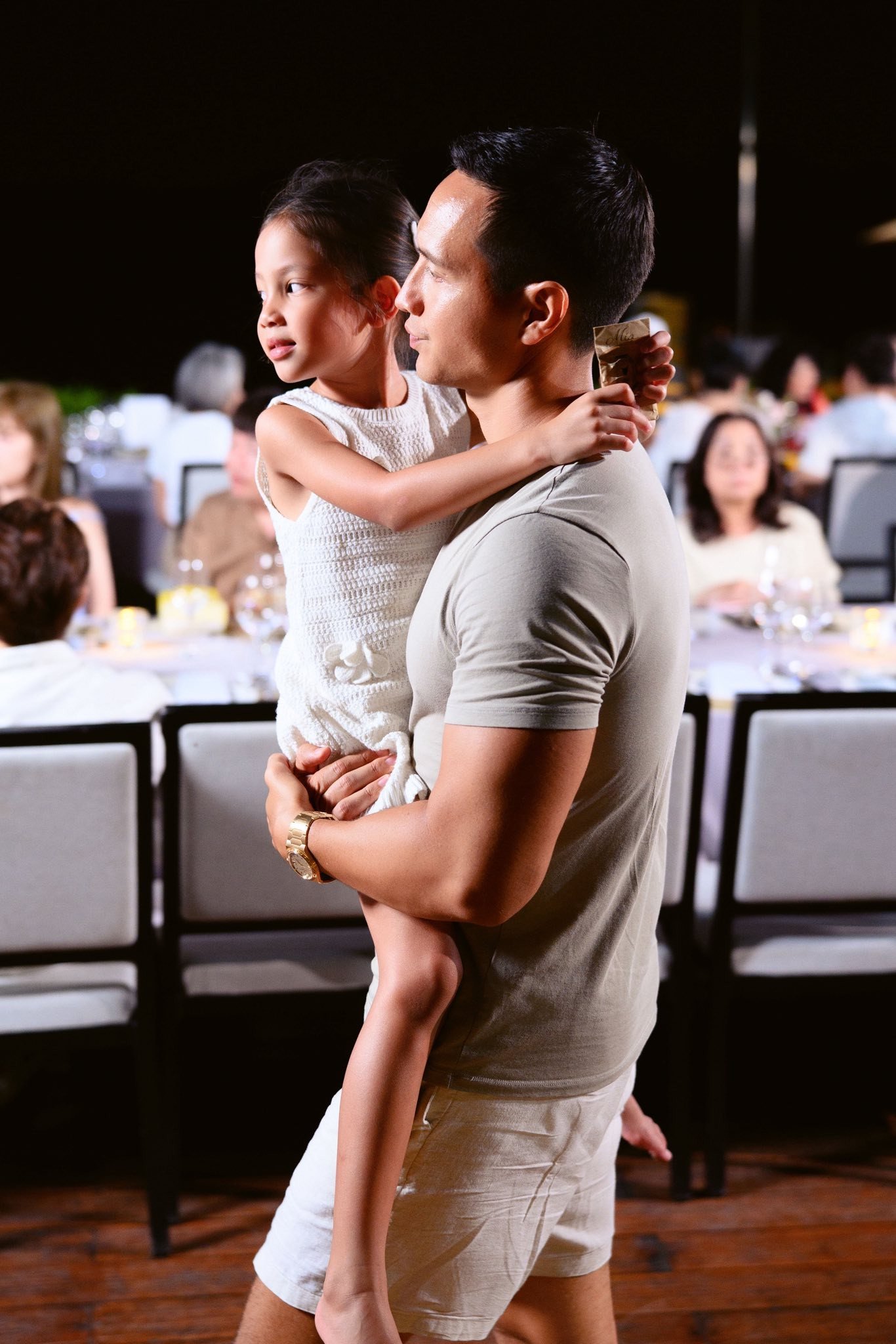 Lisa Con Gai Ho Ngoc Ha Nung Niu Ben Bo 285