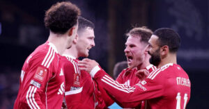 liverpool ban thao mot loat cau thu 2488