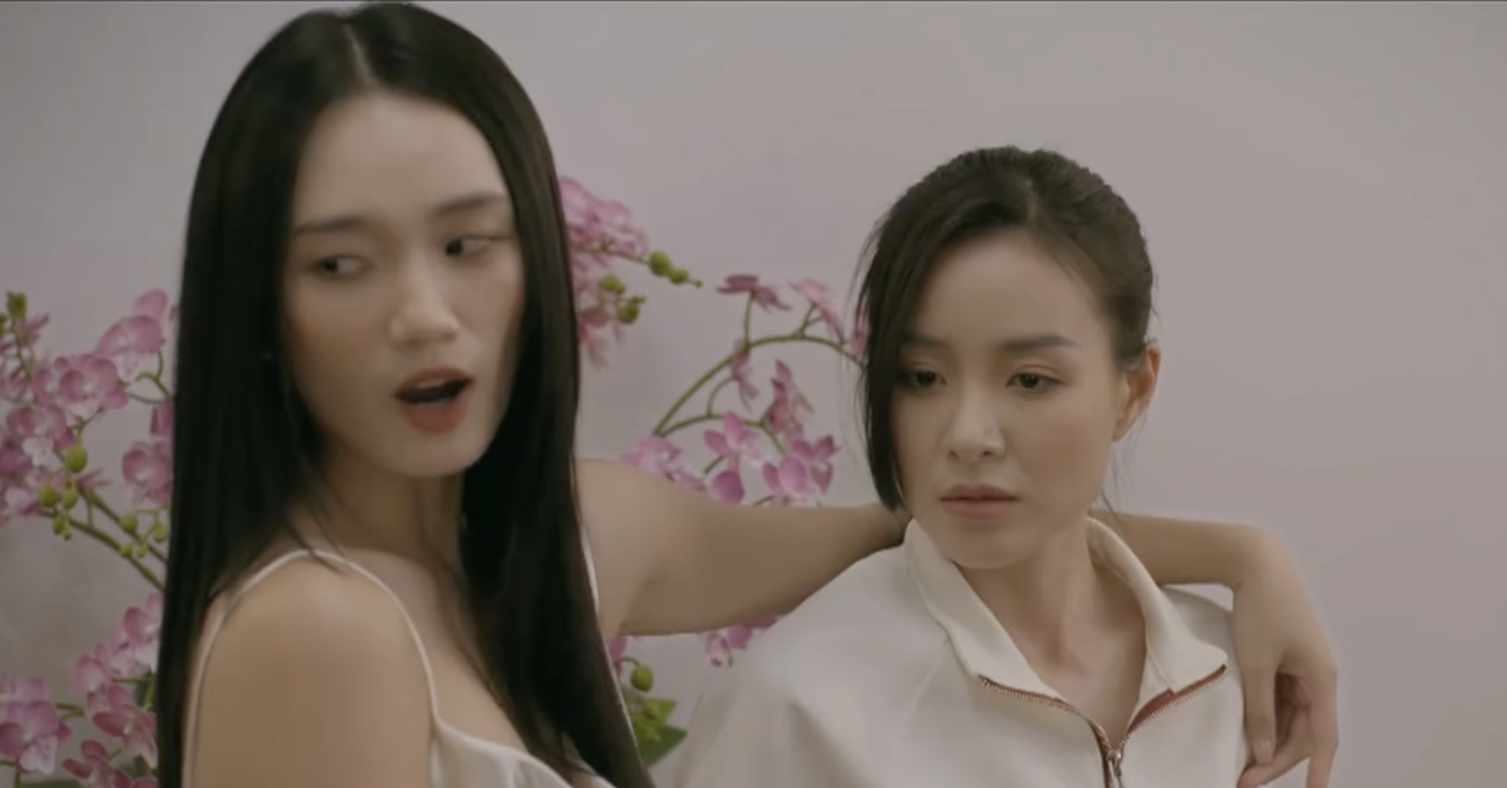 loi hua dau tien tap 1 vua dang quang hoa hau vi minh da doi mat voi thi phi 672