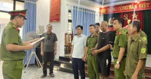 loi khai cua doi tuong xong vao tru so chem canh sat trong thuong 1877