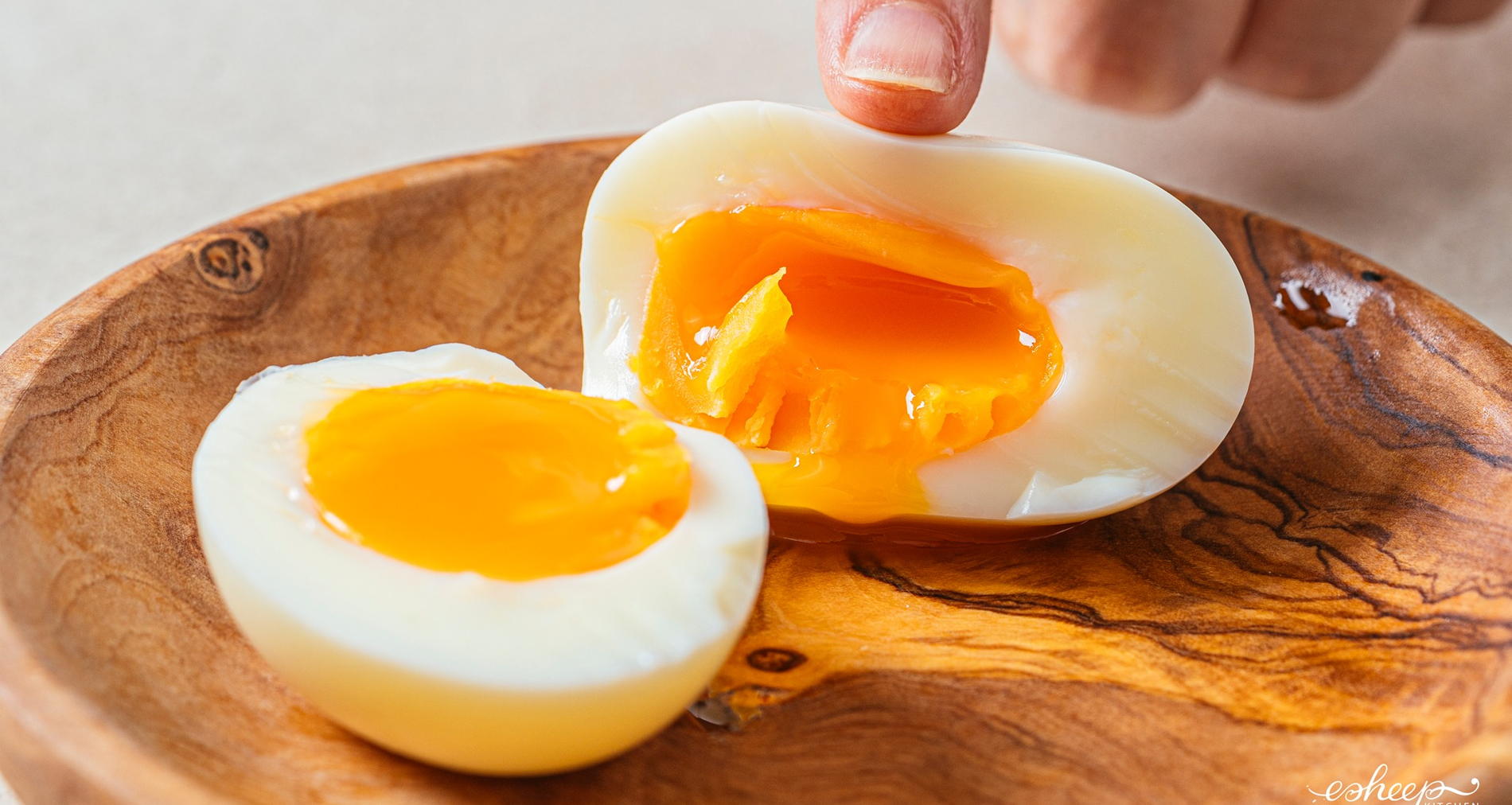 luoc trung long dao bao nhieu phut de deo ngay khong tanh 2260