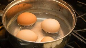 luoc trung nho them thu nay trung khong bi sat vo 233714