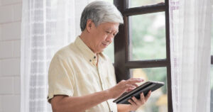 luong huu cao van khong vua mat con re 1 nam sau toi lang le xach vali ve que 04db30721d9747409838db