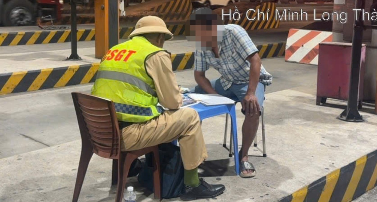 ly do kho do cua tai xe xe dau keo quay dau chan ngang cao toc 185