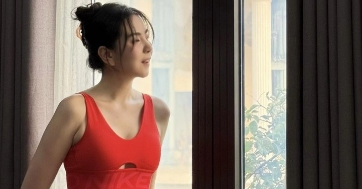 Ly Nha Ky U50 Van Sexy Mc Mai Ngoc Gai Mot Con Trong Mon Con Mat 1437