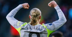 man city len dinh bang premier league dang cap la day 465