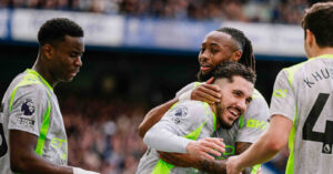 man city thang dep chelsea dan ca map tan cong premier league 685