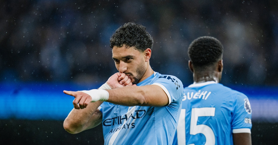 man city thang tran da bu duoi sat arsenal 967
