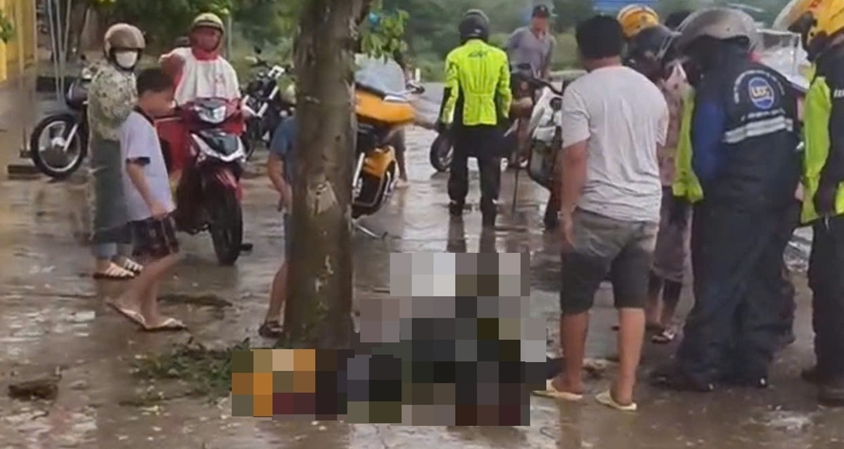 mat lai o khuc cua tren quoc lo 1 nguoi dan ong chay xe phan khoi lon tu vong 1513