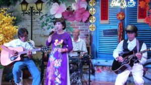 Xóm Đêm - Sáng Tác: Phạm Đình Chương - Trình Bày : Phi Long Maxresdefault 1270