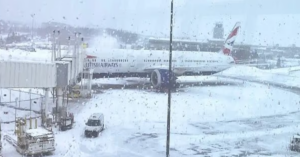 may bay ha canh khan cap khach bi ket 2 ngay o noi am 10 do c 77