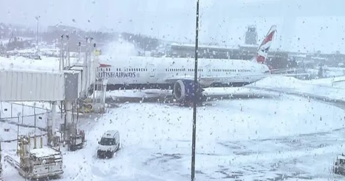 may bay ha canh khan cap khach bi ket 2 ngay o noi am 10 do c 77