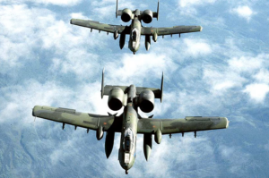 Iran săn lùng máy bay Mỹ bằng hệ thống phòng không mới 2 may bay phan luc a 10a thunderbolt ii cua khong quan my con duoc goi la warthog. reuters