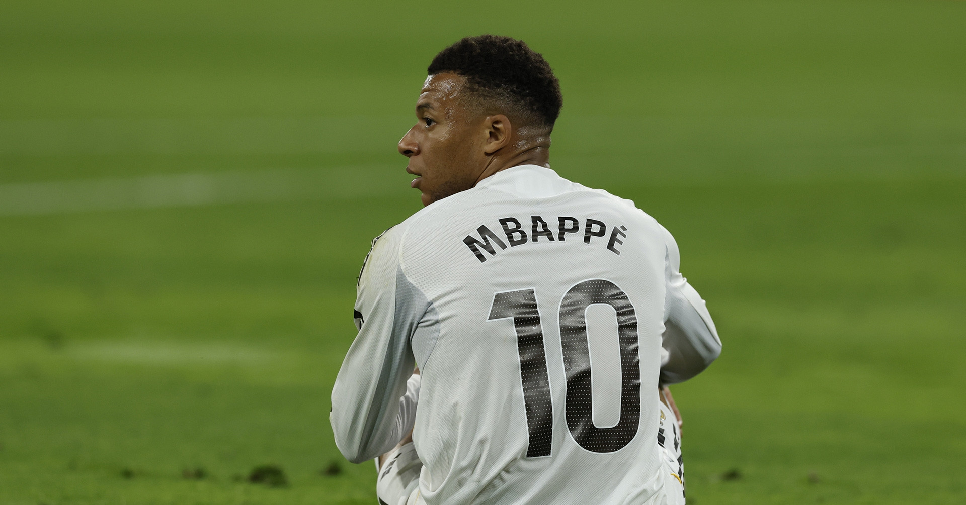 mbappe gay bat on lon phong thay do real madrid cang nhu day dan 828