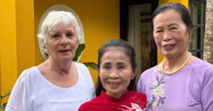 me chong tu thuy si sang viet nam bat ngo duoc thong gia tang vang 1710
