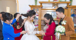 Mẹ Kế Mót Lúa Nuôi 2 Con Chồng Khôn Lớn, Tuổi Già Được Con Kính Trọng Muôn Phần Me Ke Di Mot Lua Nuoi 2 Con Chong Khon Lon Va Cai Ket Khien Ai Cung Rung Rung 2180