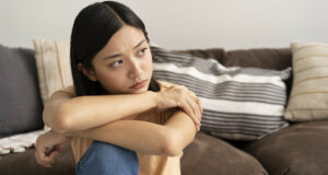 Me Mat Som Bo Tu Toi Co Gai Bat Khoc Khi Nghe Me Ban Trai Noi Mot Cau 44Bc0123F5Ef43Dcb7F9D84Ddf479B