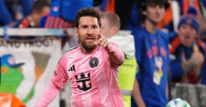 Messi ghi cú đúp đẳng cấp, Inter Miami ngược dòng ngoạn mục 1 messi ghi cu dup dang cap inter miami nguoc dong ngoan muc 527