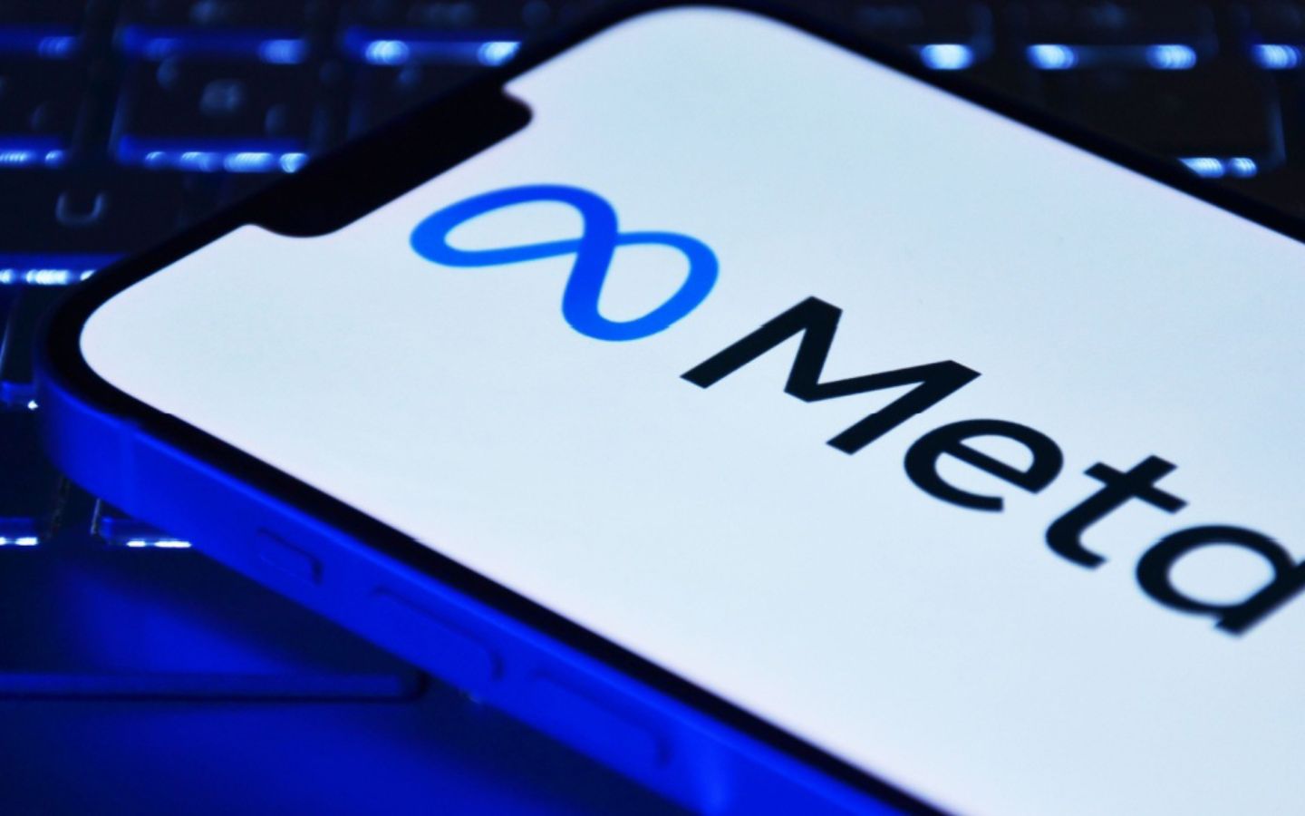 Meta Khoi Kien Tai Khoan Quang Cao Lua Dao