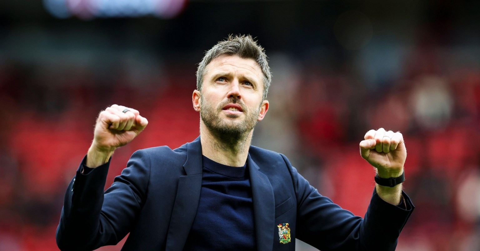 michael carrick gay suc ep len ban lanh dao mu 328
