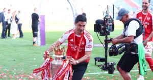 mikel arteta va tuyet chieu vo dich cung arsenal 1360