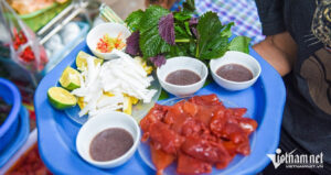 mon an ha hoa ngay nang nong o ha noi huong vi gay tranh cai van hut khach 2891