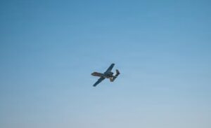 mot chiec may bay a 10 thunderbolt ii cat canh thuc hien nhiem vu trong chien dich epic fury ngay 17