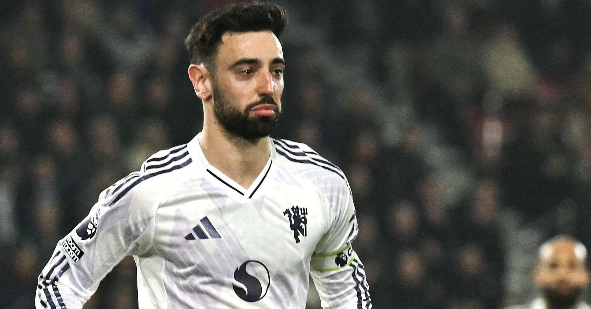 mu dau an carrick va gia tri bruno fernandes 664