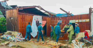 Mưa giông gây sập, tốc mái nhiều nhà dân ở Lâm Đồng 1 mua giong gay sap toc mai nhieu nha dan o lam dong 2922