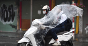 mua giong xuat hien tai nhieu phuong o ha noi mien bac chuyen mat 155