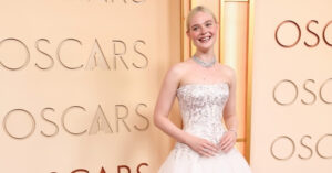 my nhan khien trieu nguoi me dam khong lam fan that vong vi qua dep 353